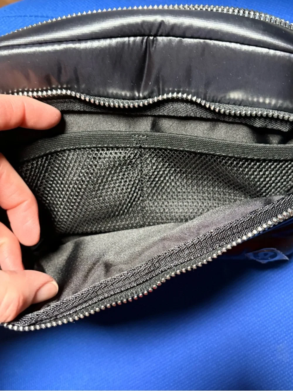 Lululemon Everywhere Crossbody Bag 2L Wunder Puff Black New With Tags. - Picture 9 of 9